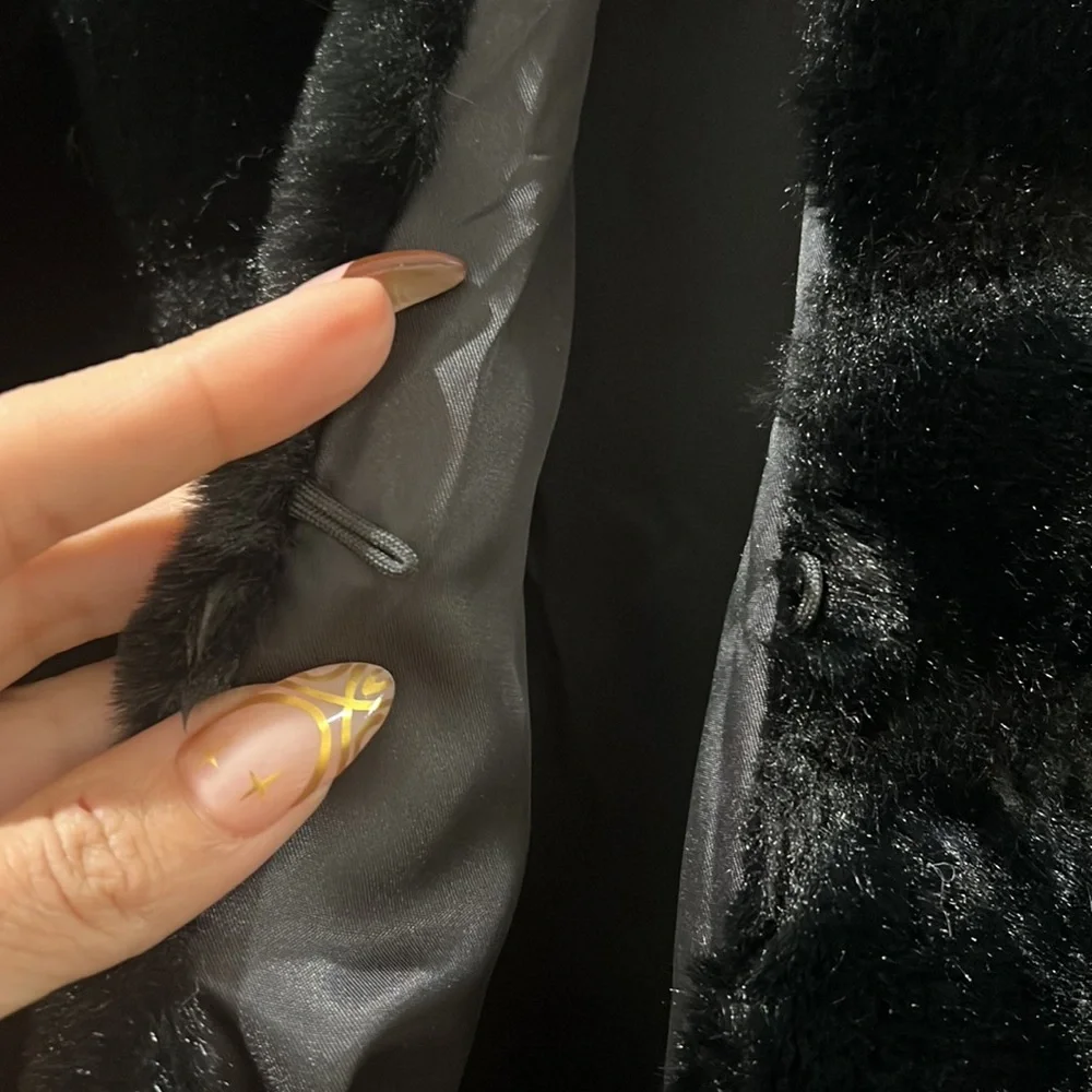 Women’s black, elegant faux fur Chevron style night jacket coat - Picture 3 of 6